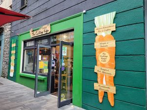 Café front at The Cutting Vedge in Kilkenny
