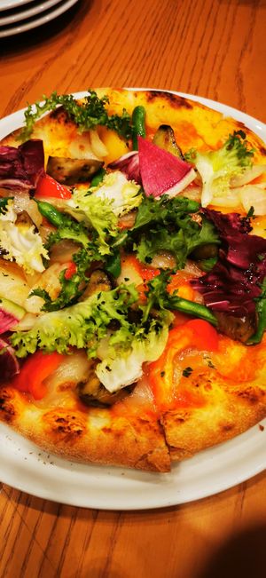 Vegan pizza at La Luce in Fujikawaguchiko