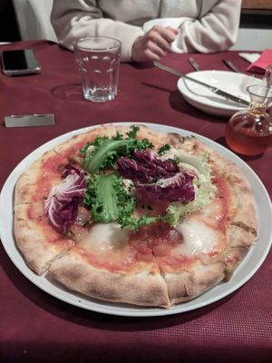 Vegan pizza at La Luce in Fujikawaguchiko