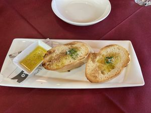 Garlic breadd  at La Luce in Fujikawaguchiko