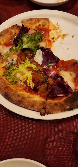 Vegan Pizza 🍕 at La Luce in Fujikawaguchiko