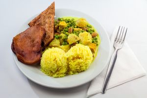 Hari menü + pakora at Govinda Csillaghegy in Budapest