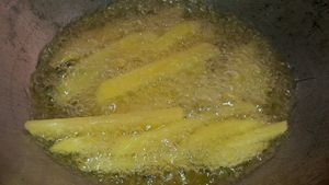 Fried potatos at Give Green Farm House Restaurant in Muang