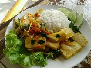 Fried taufoo ginger at Give Green Farm House Restaurant in Muang