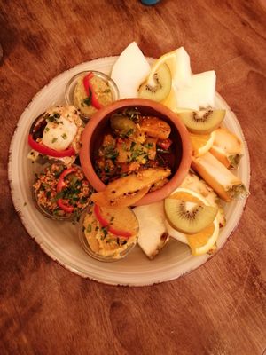 Veganes Frühstück at Neither Yesterday Nor Tomorrow in Berlin