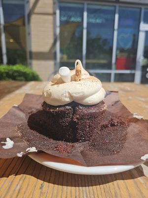 S'mores cupcake at Cuppa in Ogden