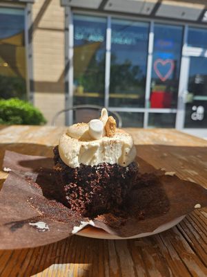 S'mores cupcake at Cuppa in Ogden