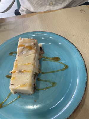 White chocolate cake  at Verdetariano in Sevilla