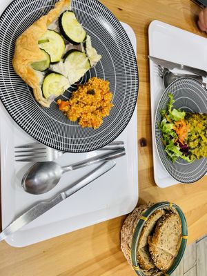 Zucchini pastry and tofu quiche   at Verdetariano in Sevilla