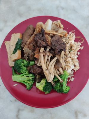 Buffet at Sin Meng Kee Products in Ipoh