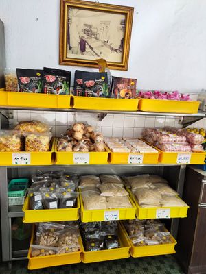 Snacks at Sin Meng Kee Products in Ipoh