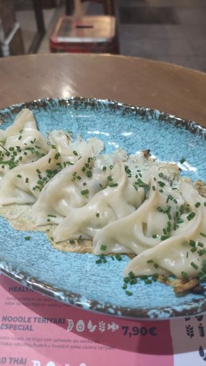 Gyozas de verduras at NoodleRest in Granada