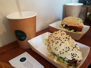 Pecan Truffels Burger  at Dr.Plant in Leeuwarden