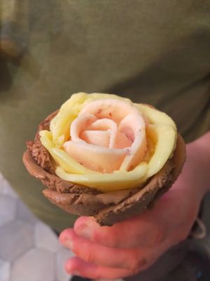  at Gelarto Rosa - Szent István in Budapest