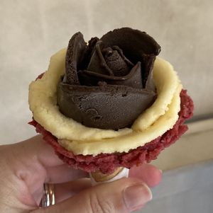   at Gelarto Rosa - Szent István in Budapest