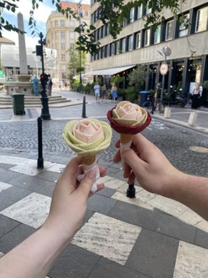   at Gelarto Rosa - Szent István in Budapest
