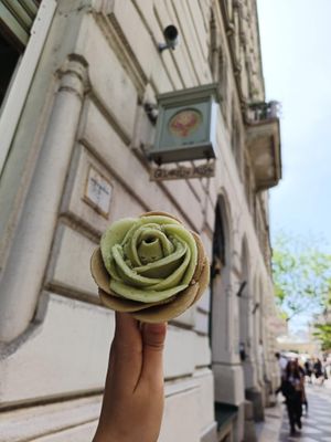  at Gelarto Rosa - Szent István in Budapest