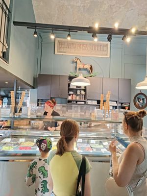  at Gelarto Rosa - Szent István in Budapest