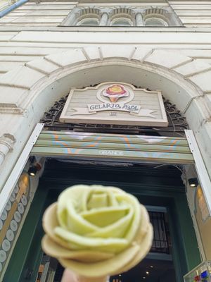  at Gelarto Rosa - Szent István in Budapest