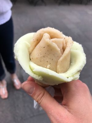 Lemon with basil and banana kiwi vegan gelato at Gelarto Rosa - Szent István in Budapest