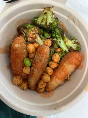Small bowl. Buffalo vegan tenders, sweet potato noodles, broccoli, and chickpeas. So small…was hungry afterwards tbh at Vale Food in Gainesville