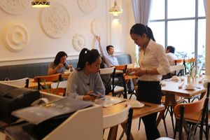 Phục Vụ Chuyên Nghiệp at Quan Am in Ho Chi Minh City