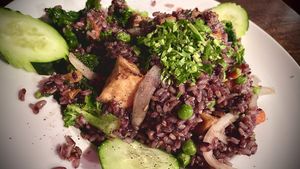 Something Fried Rice
Kale, broccoli, onion, tomato, pea, carrot, green onion 🥰  at Something Vegan in Toluca Lake