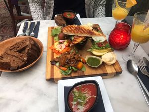 Vegan verwen bordje at NUL73 in Den Bosch