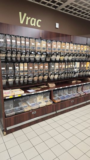 Dispensers at Chlorophylle Beausud in Reze