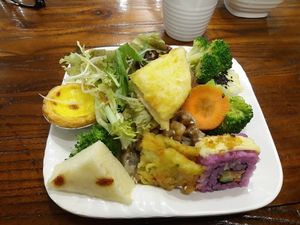 food at A Lotus  一朵莲素食自助(富华广场店 in Zhuhai