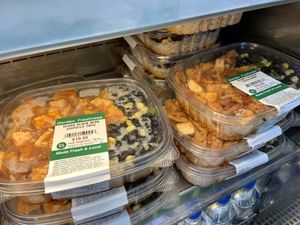 Different vegan options  at ORD - Fresh Market on the Go - T1 in Chicago