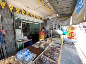 Bye Mae !  at Veg Buffet - Maybe closed in Phitsanulok