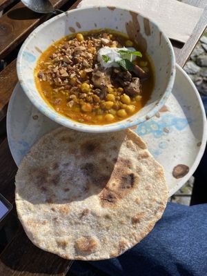 Dahl  at My Mother's Daughters  in Lisbon