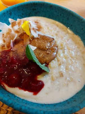Porridge at My Mother's Daughters  in Lisbon
