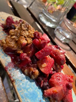 Apple crumble at My Mother's Daughters  in Lisbon