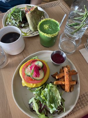   at My Mother's Daughters  in Lisbon