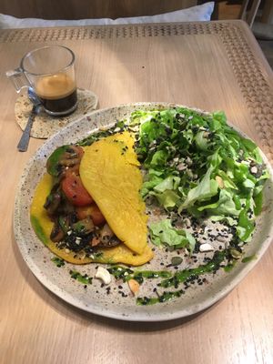 Ohmollet  at My Mother's Daughters  in Lisbon