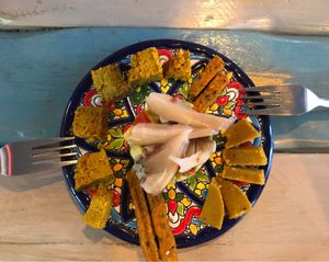 Vegan cheese plate „Quesos“ at La Dulce Boutique in Gran Canaria