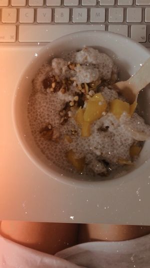 Porridge de chia y fruta 🥭  at La Dulce Boutique in Gran Canaria