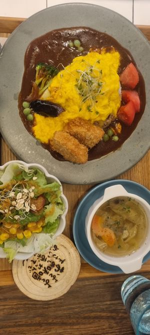 Vegan rice omelette menu at Medaka Natural Kitchen  in Osaka