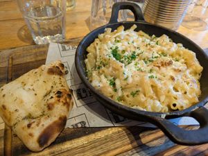 Macaroni cheese (specify vegan version) at Luben's Pizza in Folkestone