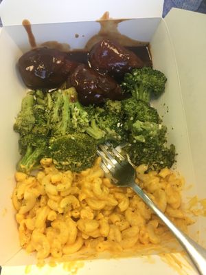 BBQ drums, garlic broccoli, and Mac n cheese at Vegan International Co in Tampa