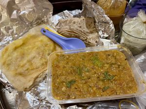 Curry and breads delivered   at Vanakkam India in Siem Reap