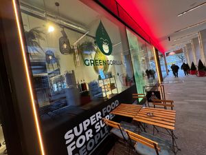 store front at Green Gorilla Café - Rhône in Geneva