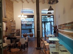 Bar Restaurante visto desde dentro  at Amaranta Biobar in Valencia