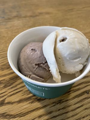 Tried the wildberry cheesecake (just ok) with my fav go-to, lemon bar  at Crepe and Spoon in Minneapolis