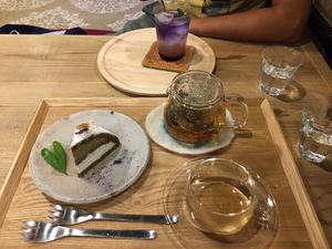 Our cake and drinks at Ametutimanimani in Chichibu