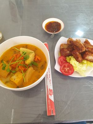 Spring rolls and soup at Phuoc Duyen in Da Lat