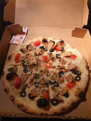Vegan kebab pizza at ZN Pizza in Lille