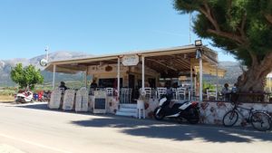 The taverna at Taverna Kalyva in Crete